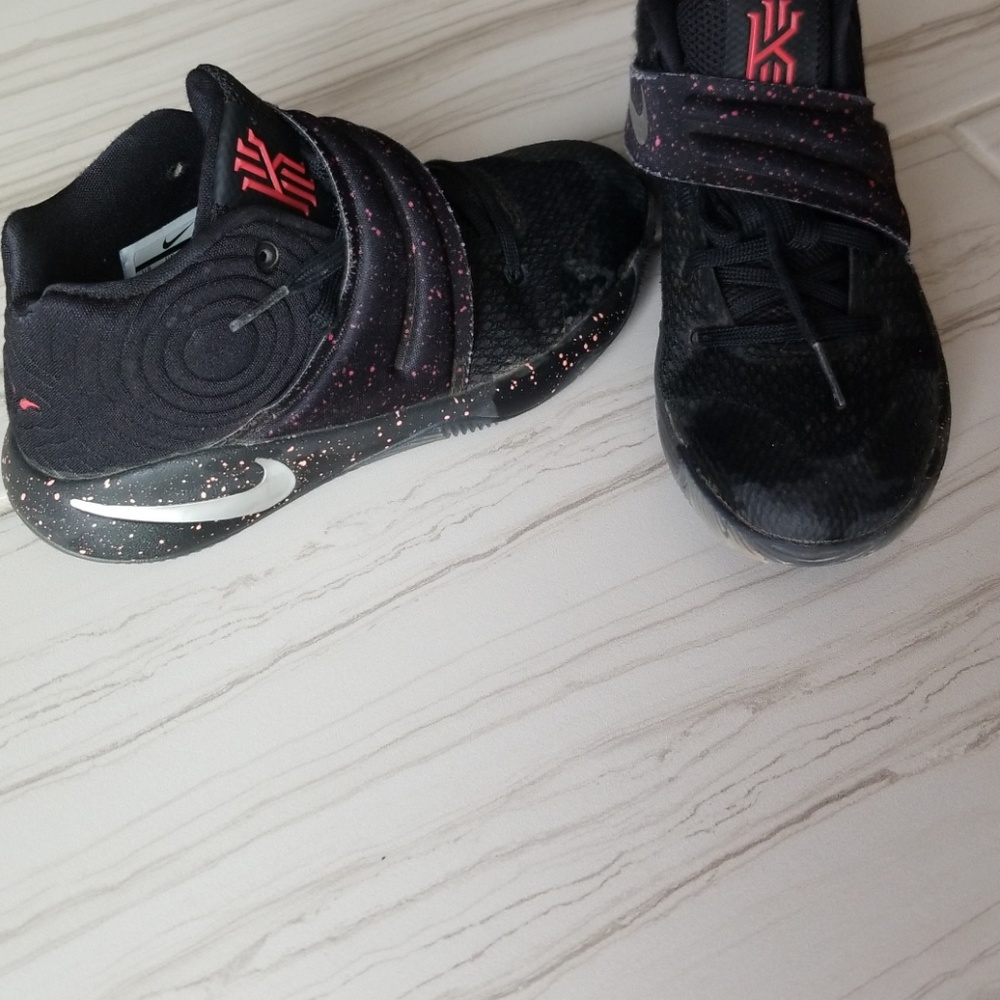 Boys basketball sneakers